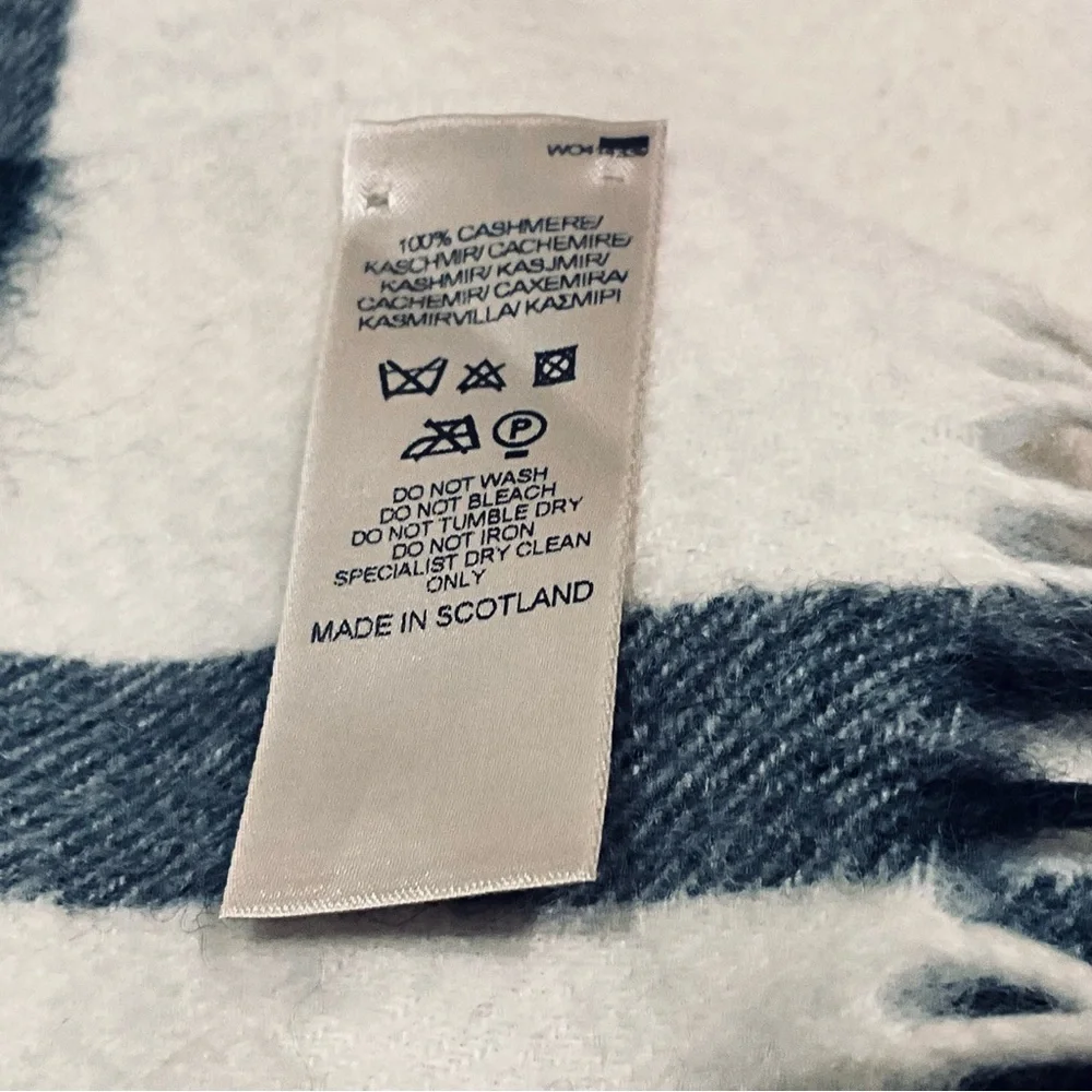 BURBERRY CASHMERE IVORY CHECK SCARF - Picture 6 of 6